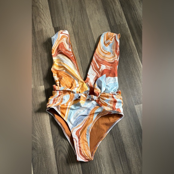 $75 Zara Swirl Monokini - Picture 2 of 5